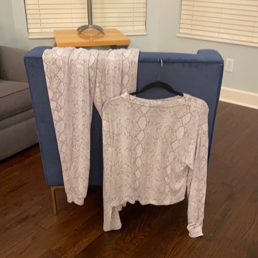 Snake print lounge set